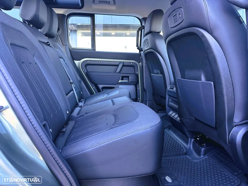 Land Rover Defender 110 D240 S - 23