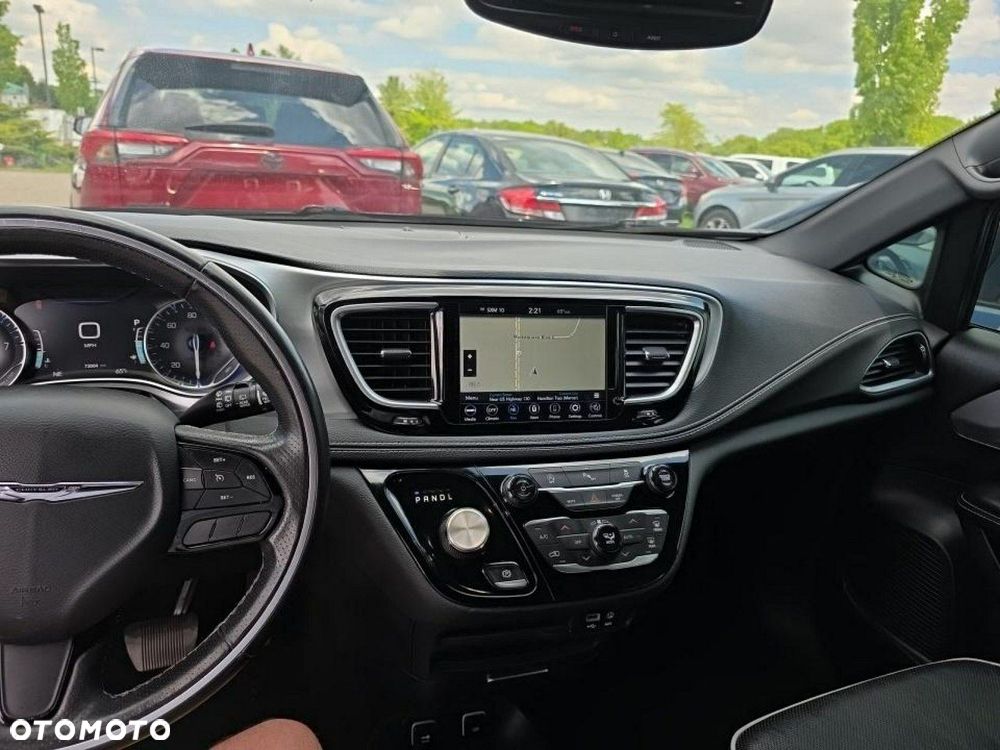 Chrysler Pacifica - 9