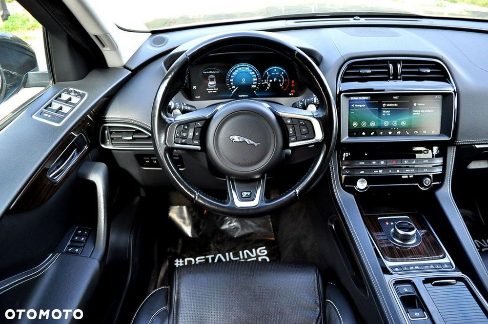 Jaguar F-Pace 2.0 i4D AWD R-Sport - 6