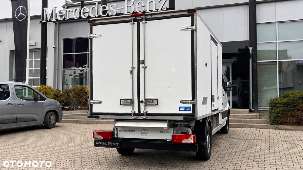 Mercedes-Benz Sprinter - 11