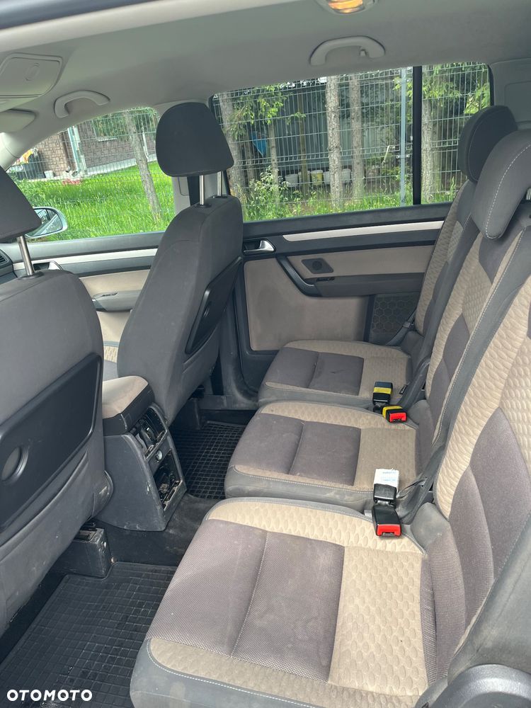 Volkswagen Touran 2.0 TDI DPF Cross - 8