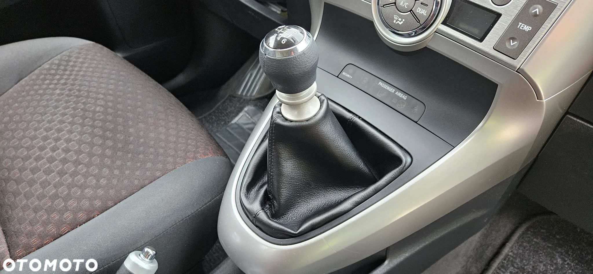 Toyota Verso - 24
