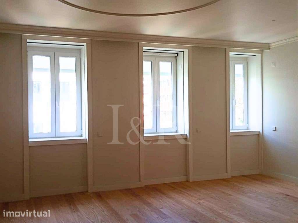 Apartamento T2 com varanda, junto ao Marquês Pombal, Lisboa - Grande imagem: 2/33
