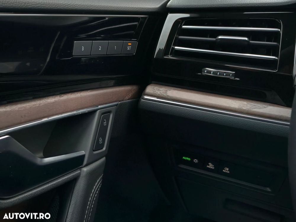 Volkswagen Touareg 3.0 V6 e-Hybrid 4Motion Aut. Atmosphere - 13