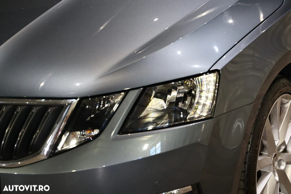 Skoda Octavia 1.6 TDI DSG Ambition - 33