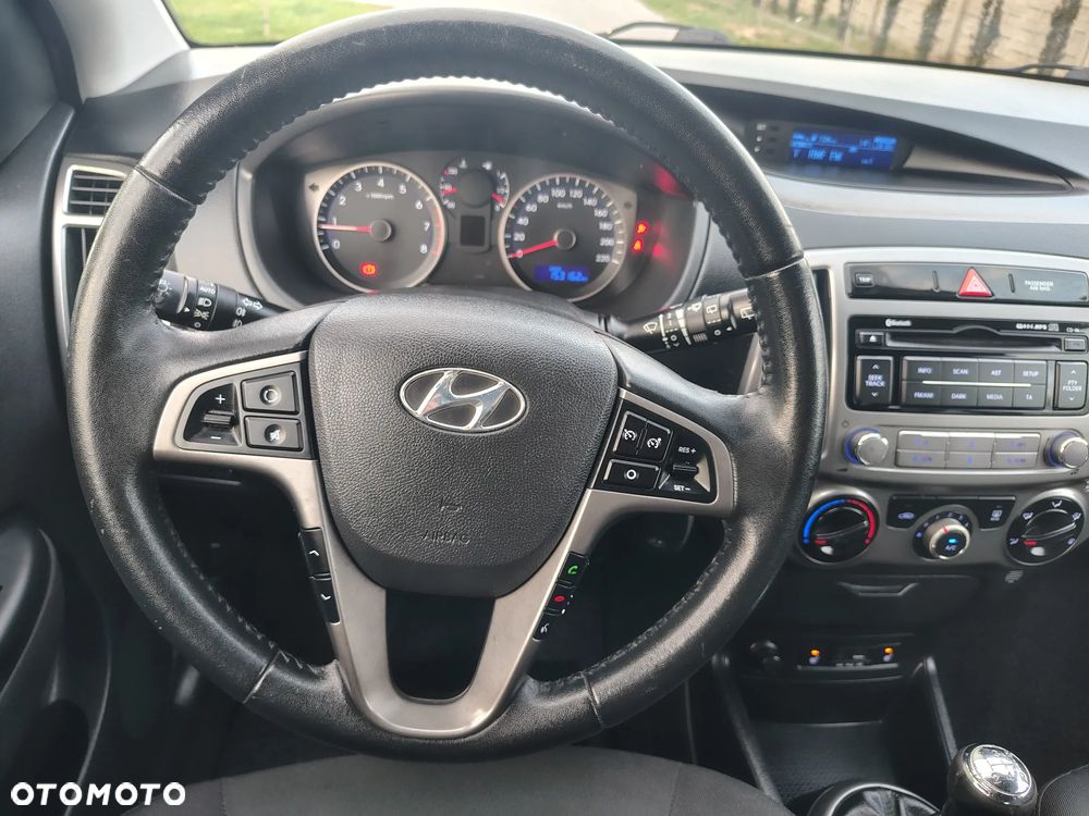 Hyundai i20 1.2 Fifa World Cup Edition - 19