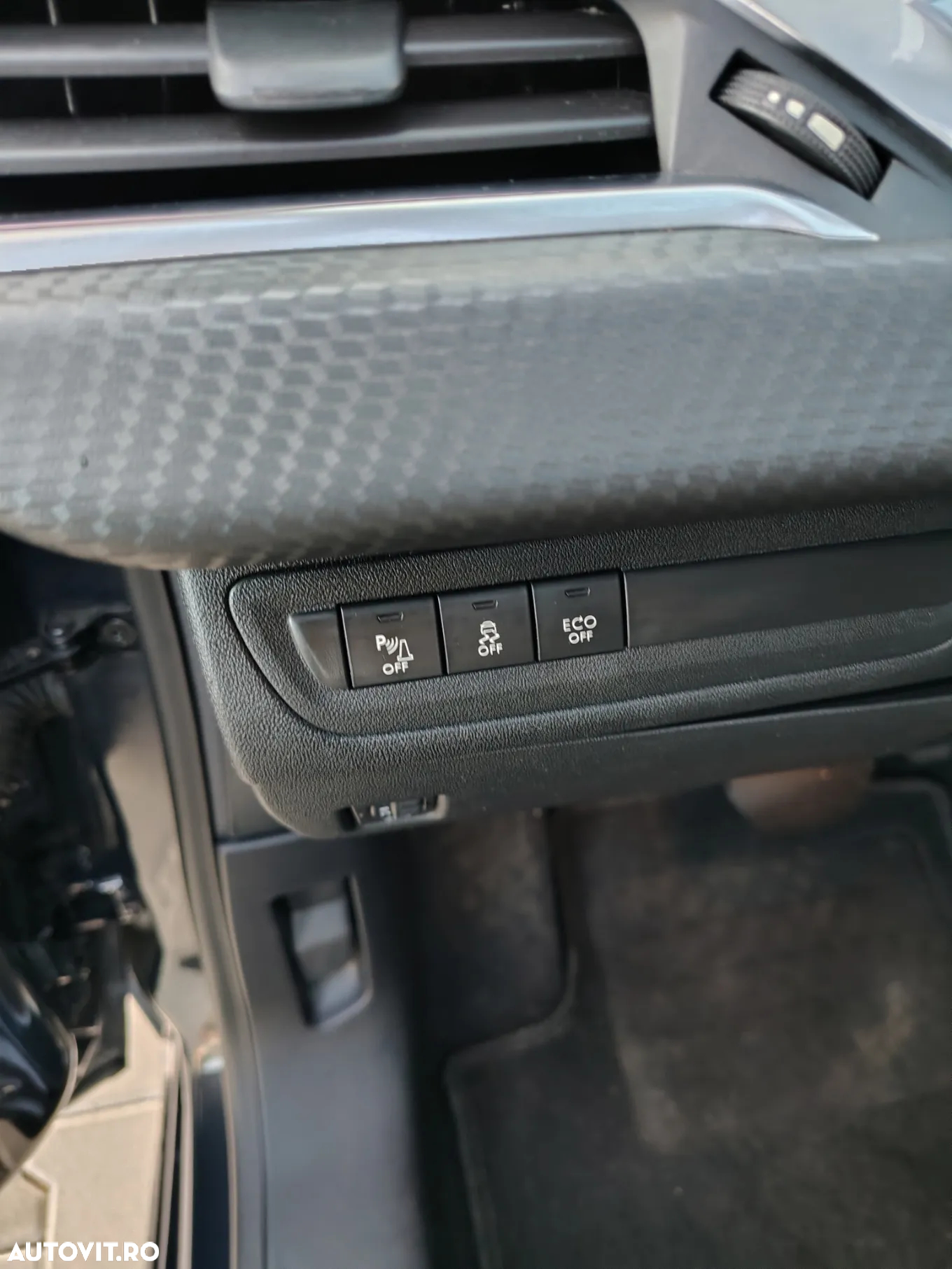 Peugeot 208 1.2 L PureTech Turbo Allure Aut. - 13
