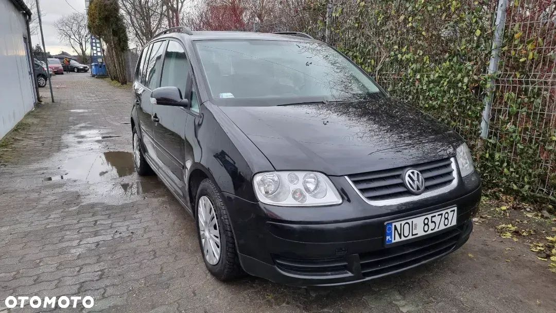 Volkswagen Touran 2.0 FSI Highline Tiptr - 1