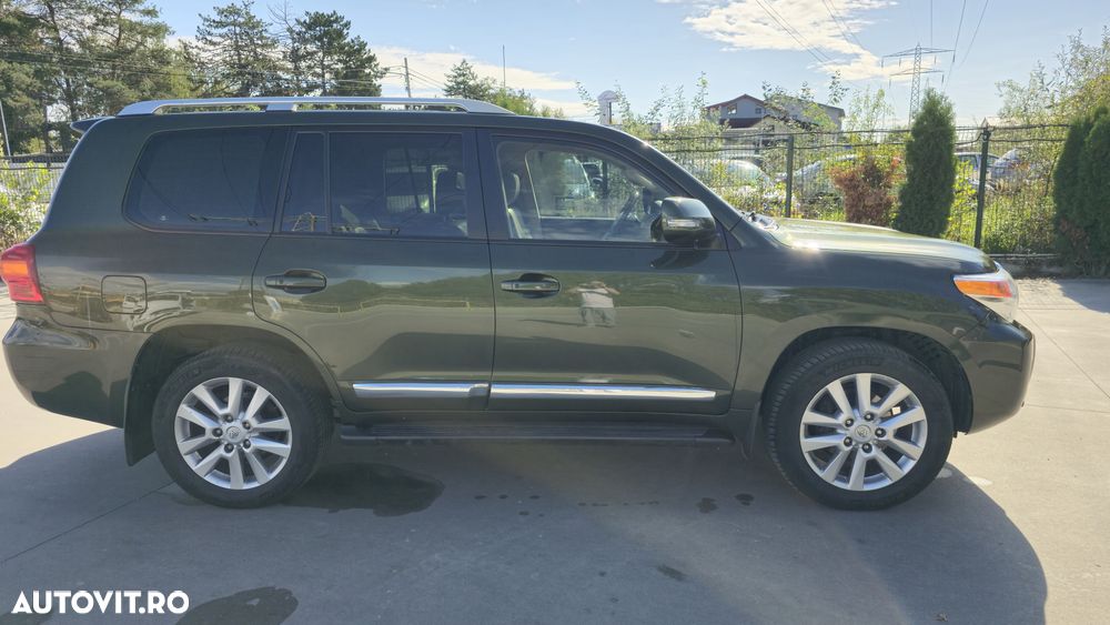 Toyota Land Cruiser 4.5 D-4D V8 Luxury - 3