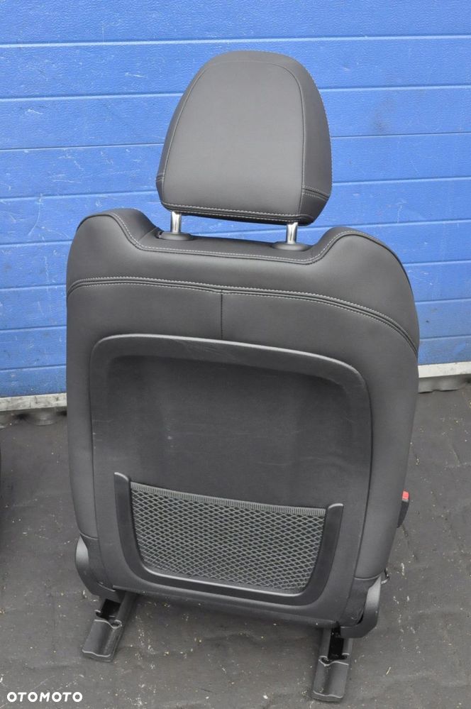 BMW I4 G26 FOTELE KANAPA BOCZKI SKÓRA M-PAKIET ANGLIK 23R - 11