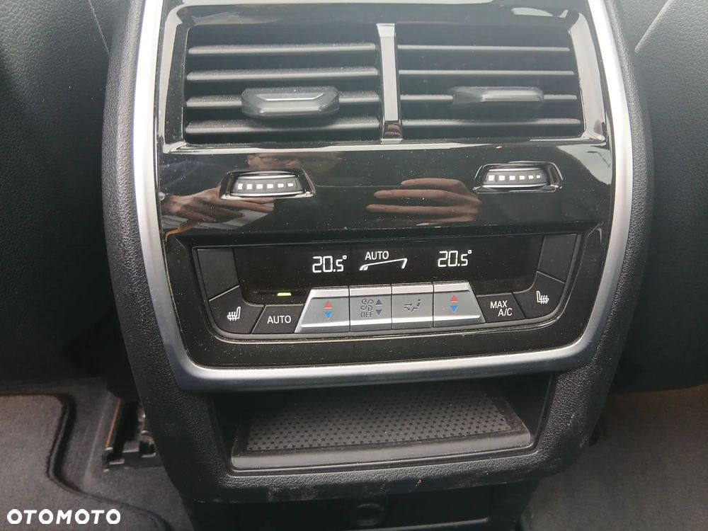 BMW X5 xDrive40d mHEV - 29