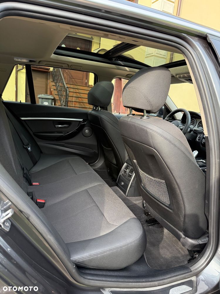 BMW Seria 3 320d Efficient Dynamics Advantage sport - 26