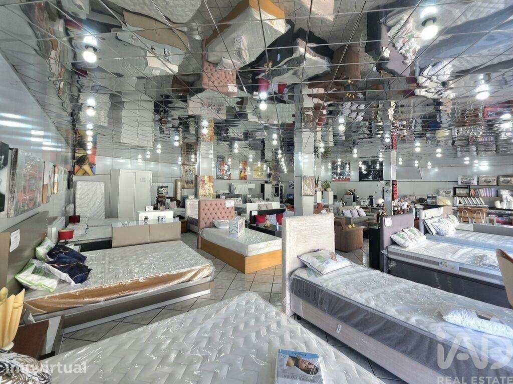 Prédio em Águas Santas de 520 m2 - Grande imagem: 4/39