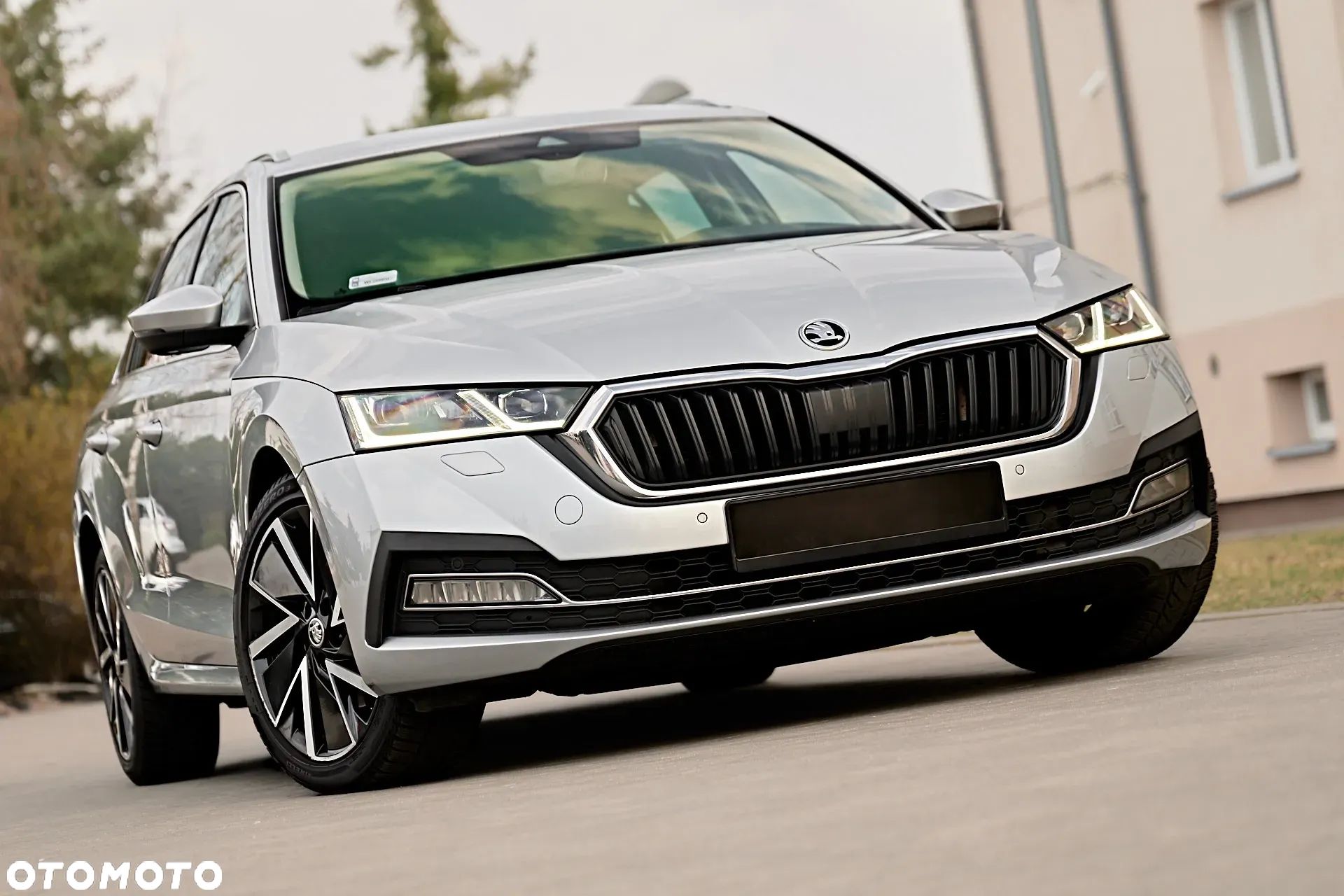 Skoda Octavia 2.0 TDI Ambition DSG - 1