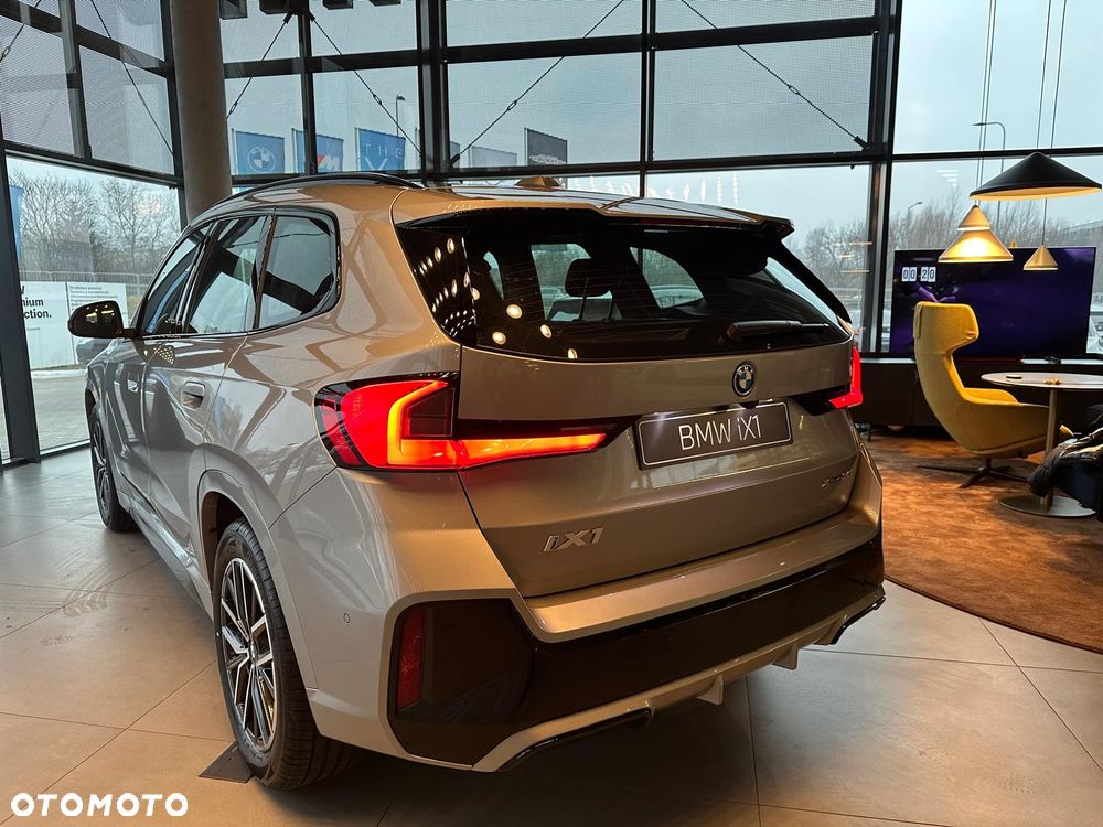 BMW iX1 eDrive20 66.5kWh M Sport Edition - 5