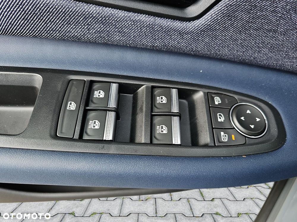Renault 4 E-Tech 52kWh Comfort Range Techno - 29