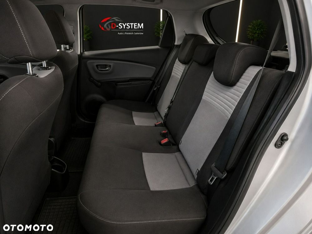 Toyota Yaris Hybrid 100 Premium - 8