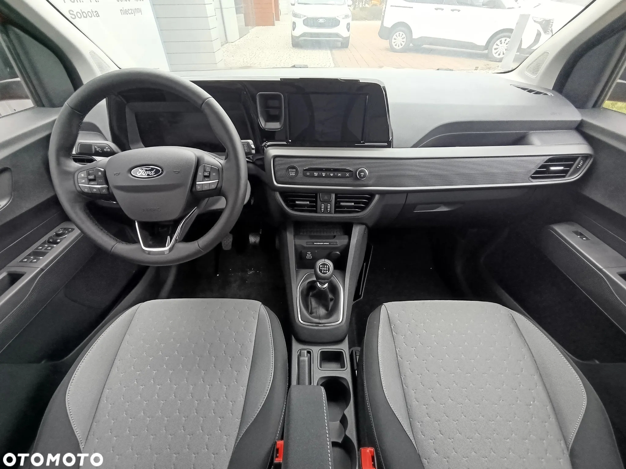 Ford Tourneo Courier 1.0 EcoBoost Titanium - 17