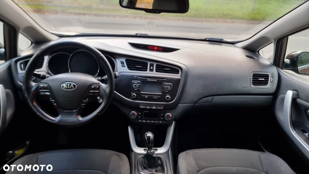 Kia Ceed - 12