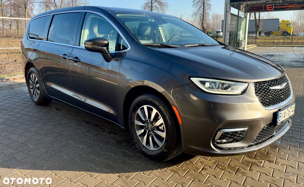 Chrysler Pacifica - 11