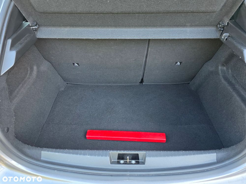 Peugeot 208 - 21