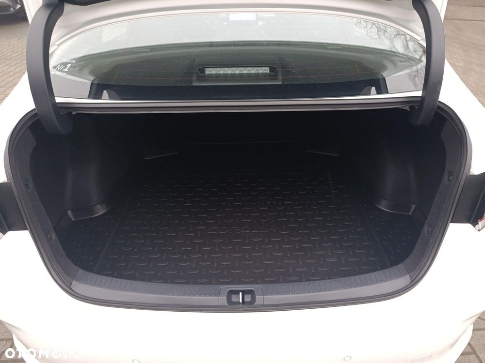 Toyota Corolla 1.8 Hybrid Comfort - 10