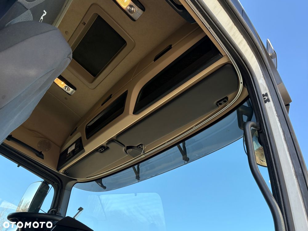 Mercedes-Benz Actros - 14