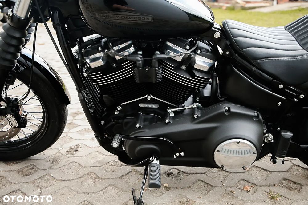 Harley-Davidson Softail Street Bob - 10