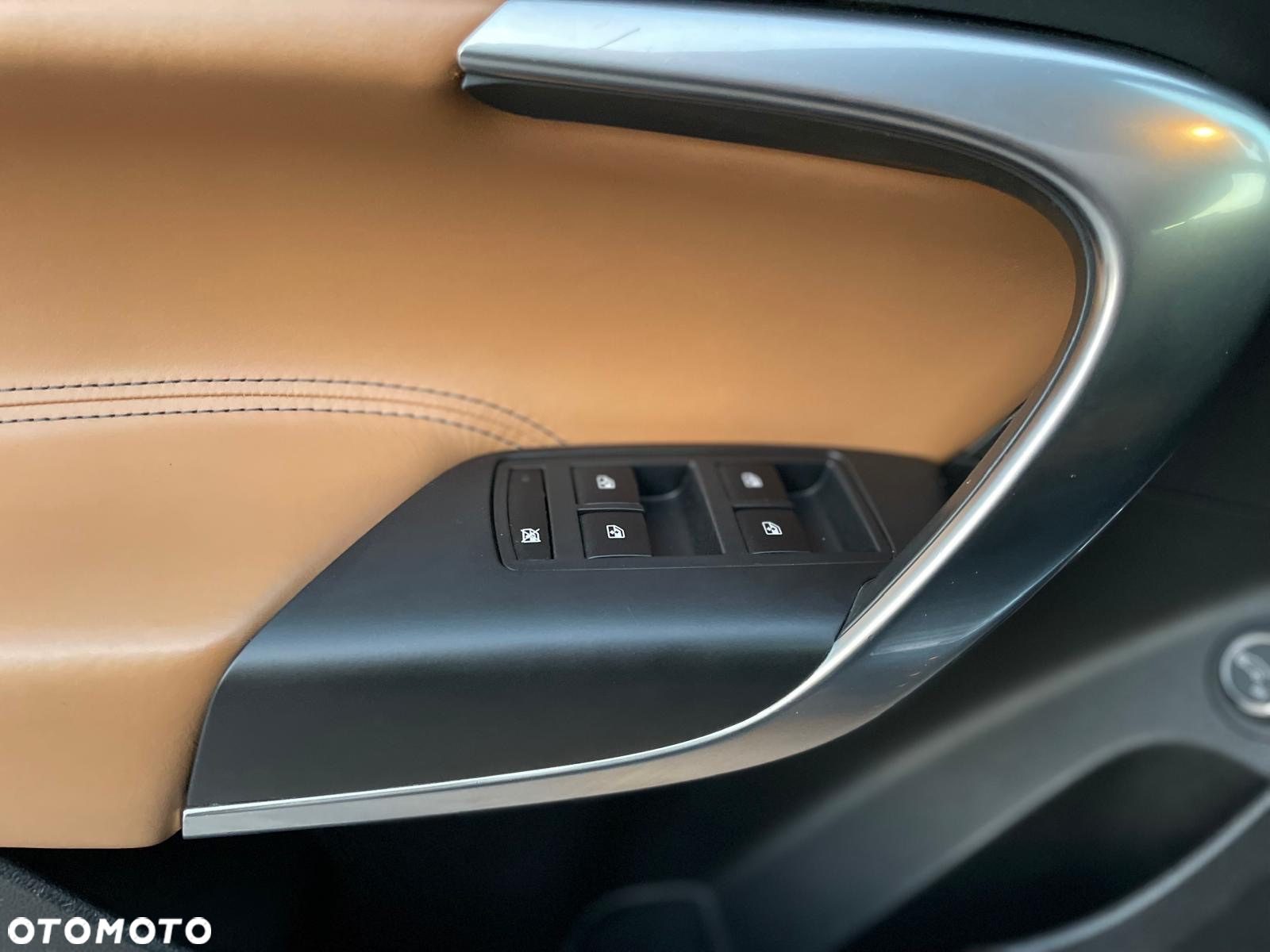 Opel Insignia - 22
