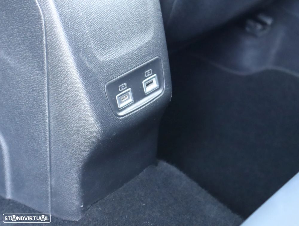 Peugeot 208 1.2 Hybrid Allure e-DCS6 - 51