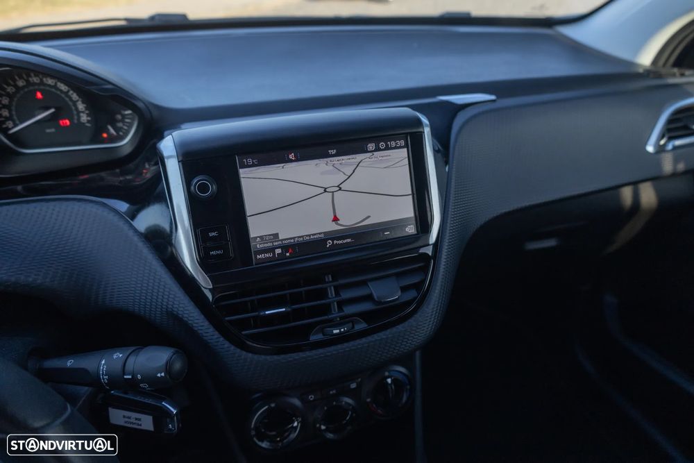 Peugeot 208 1.2 PureTech Allure - 23