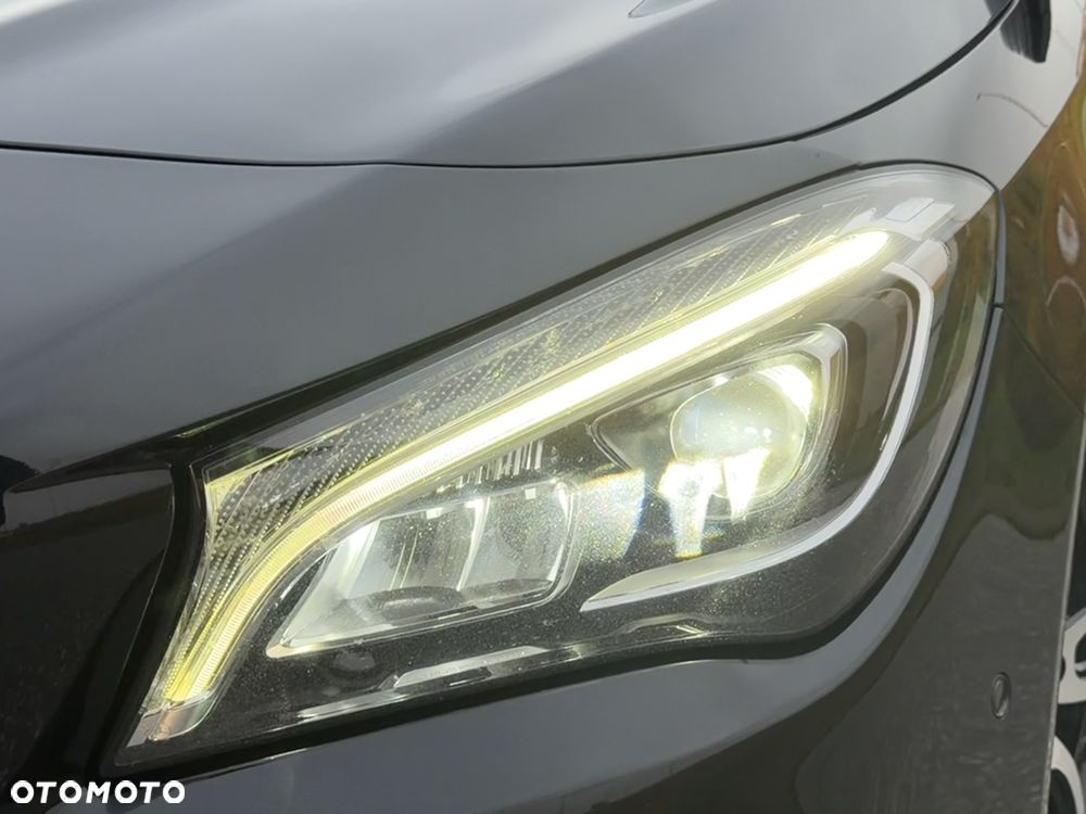 Mercedes-Benz CLA 200 7G-DCT AMG Line - 8