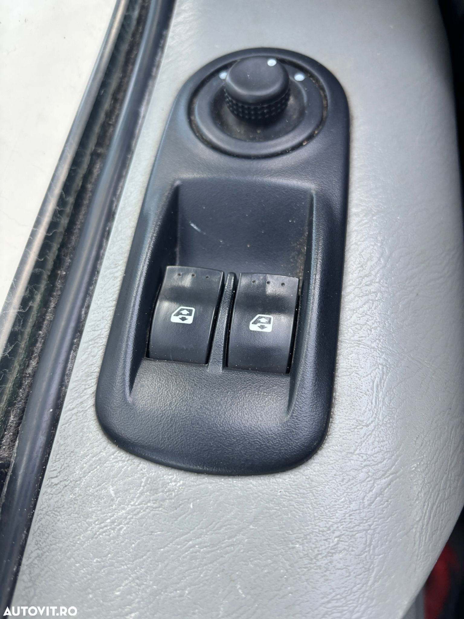 Opel Vivaro - 17