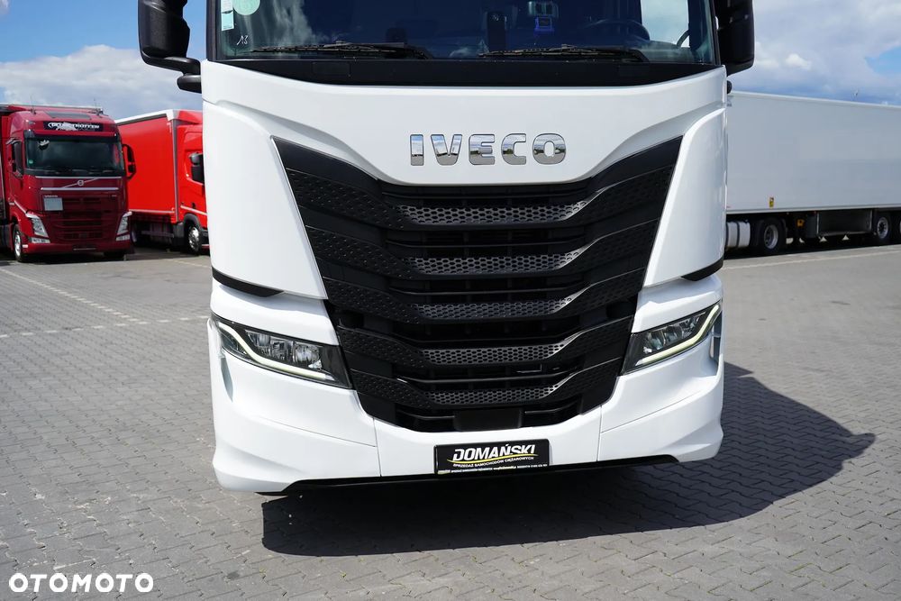 Iveco / S-WAY / 420 / E 6 / KONTENER + WINDA / 20 PALET / RETARDER / OŚ SKRĘTNA / ROLETA - 32
