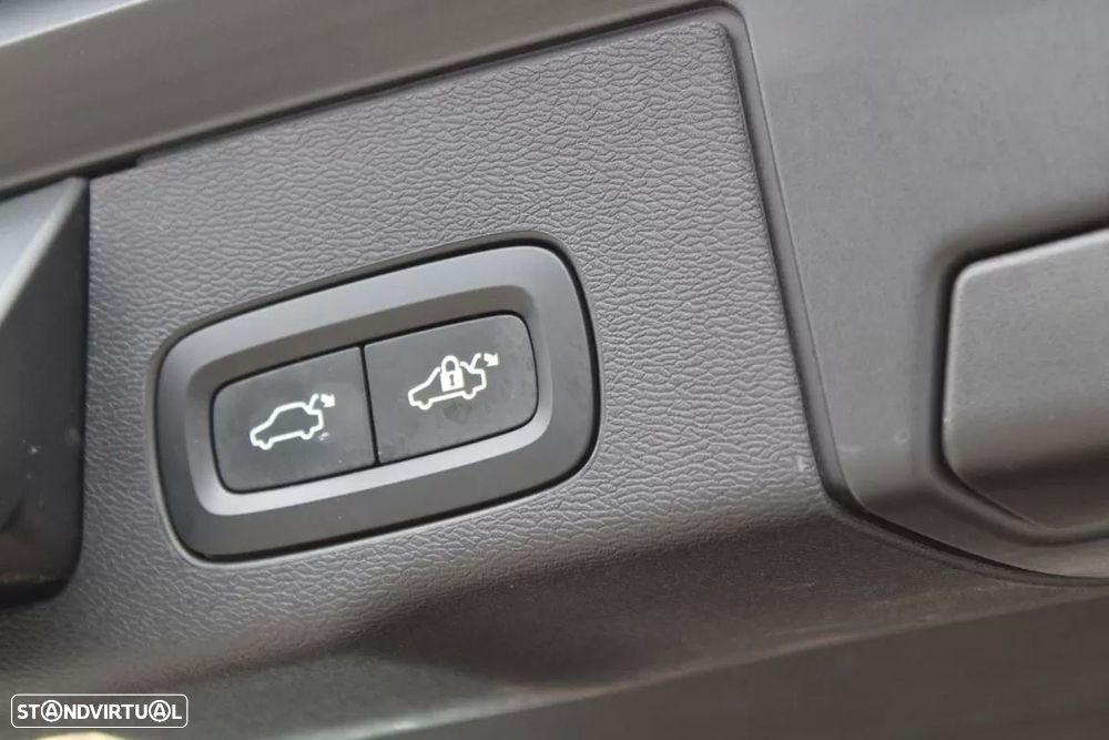 Volvo XC 60 2.0 D4 R-Design Geartronic - 16