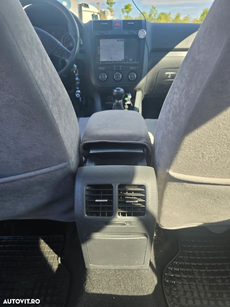 Volkswagen Golf - 15