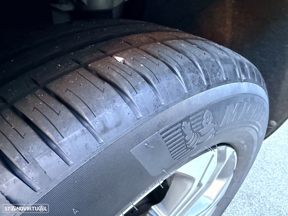 Hyundai Santa Fe 2.2 CRDi Premium - 8