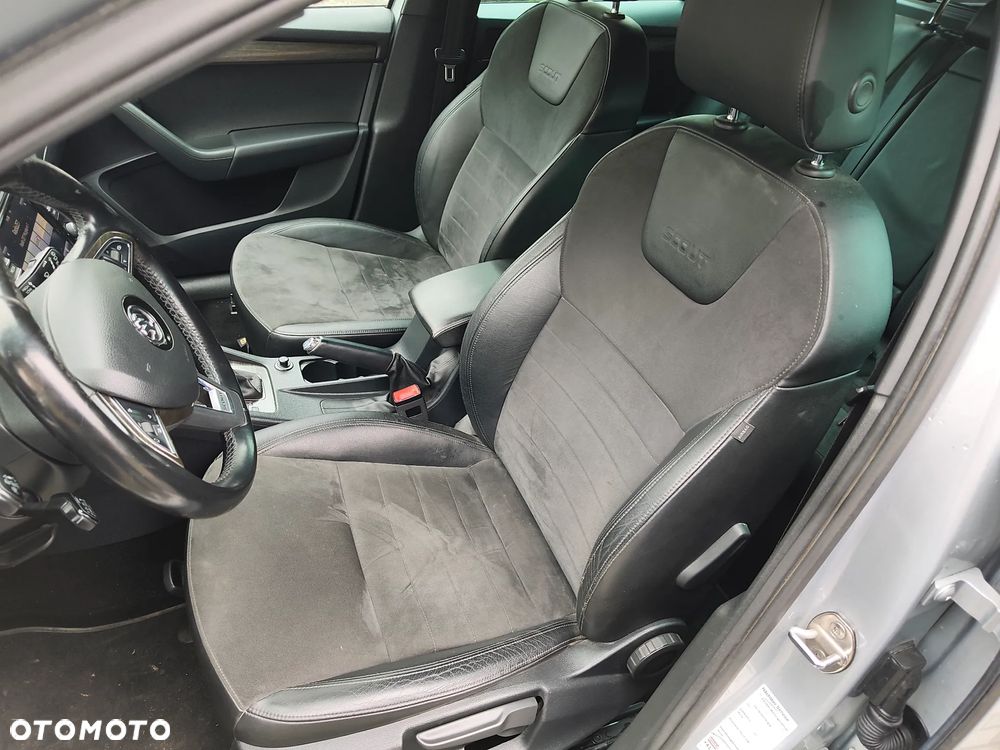 Skoda Octavia 2.0 TDI 4x4 DSG Scout - 14