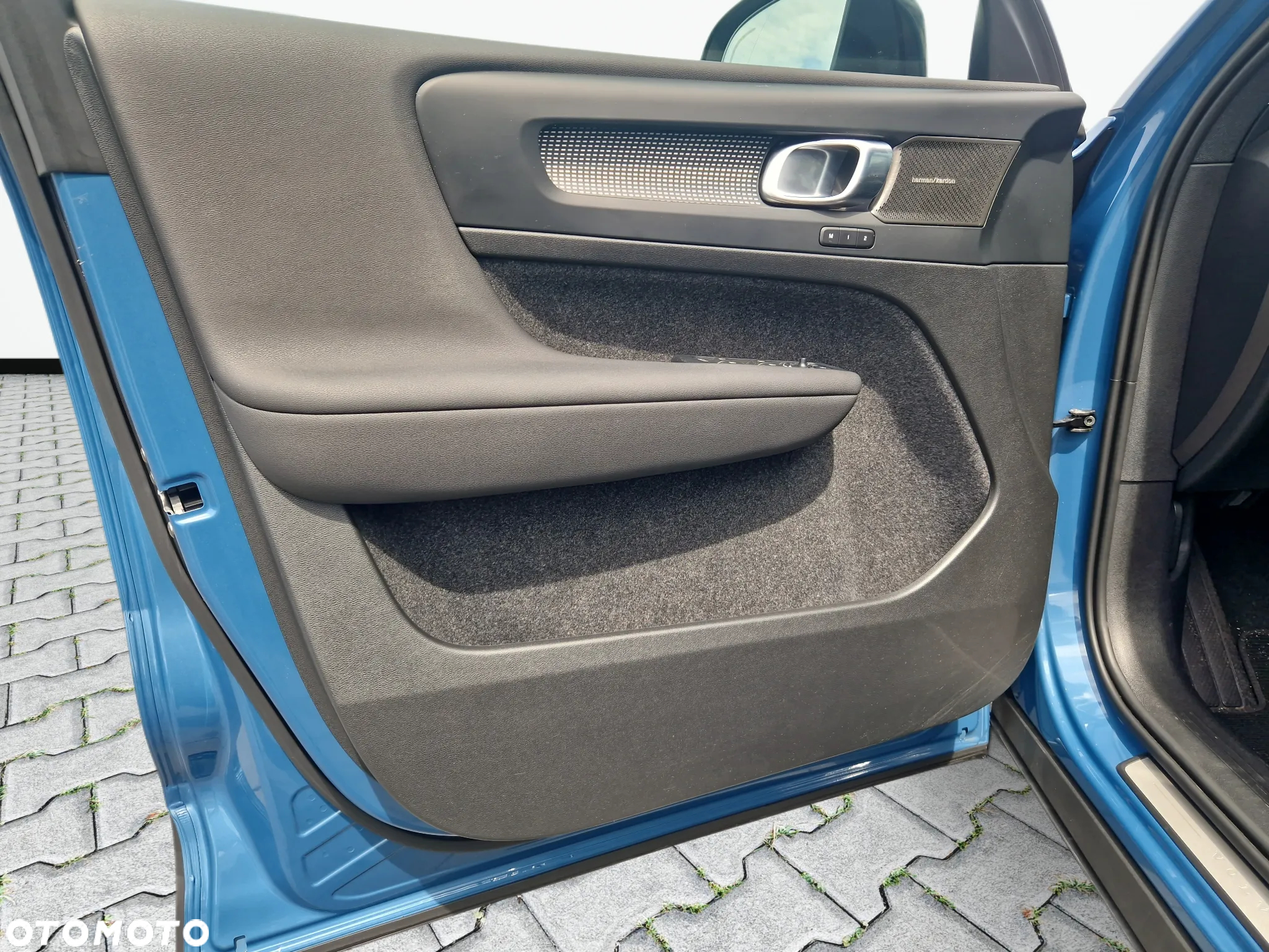 Volvo XC 40 B3 Plus Dark - 13