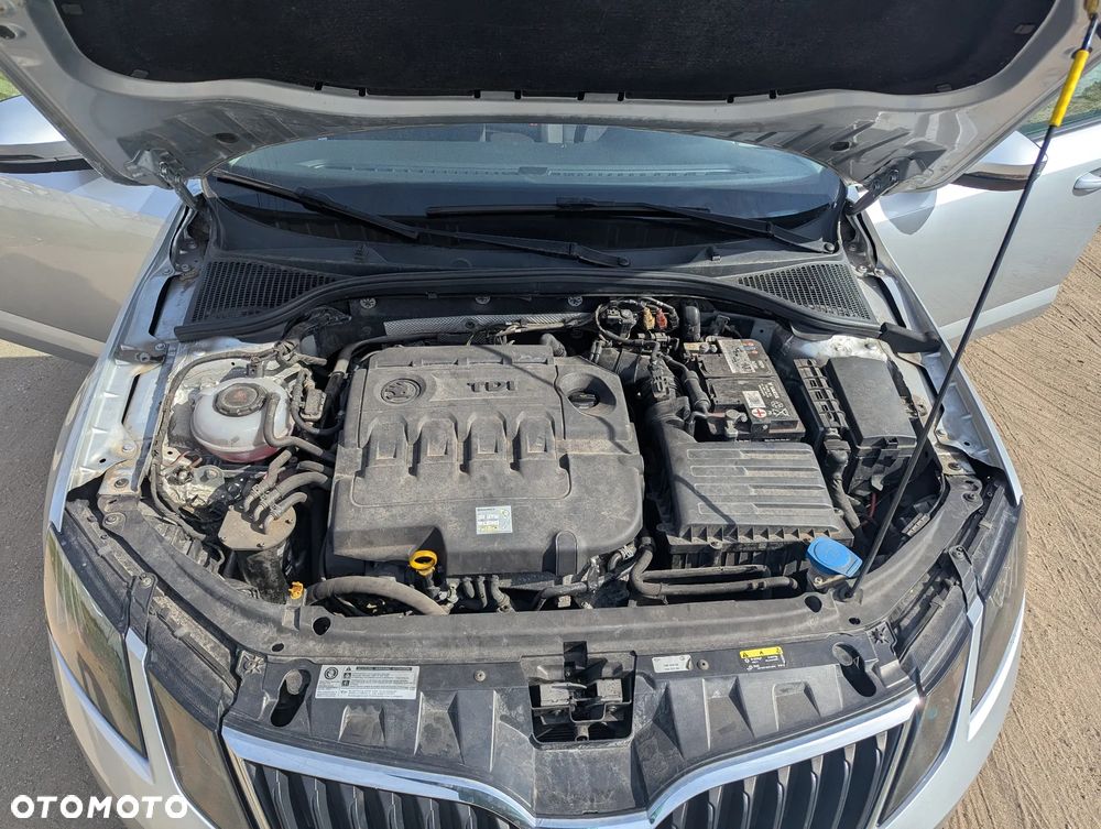 Skoda Octavia 1.6 TDI DSG Ambition - 9