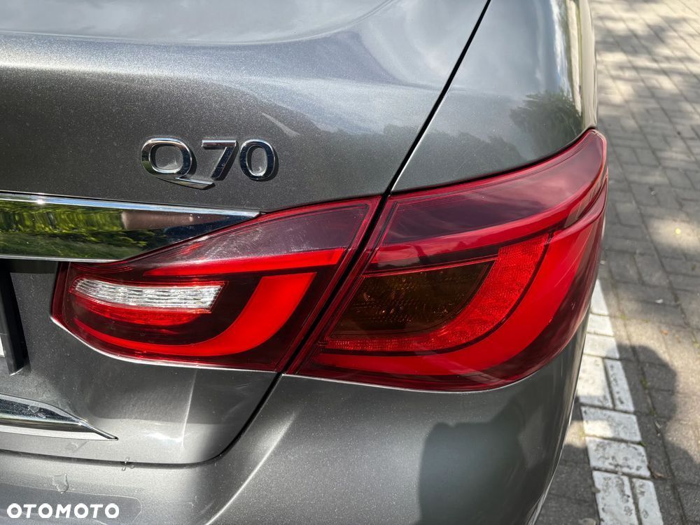 Infiniti Q70 Hybrid GT Premium - 16