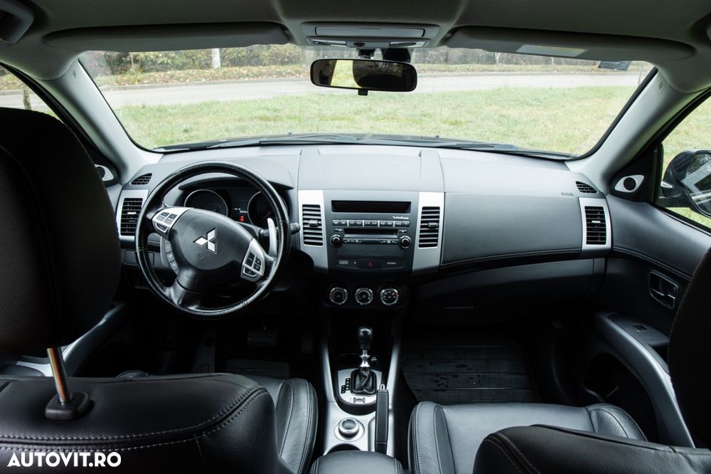 Mitsubishi Outlander - 5