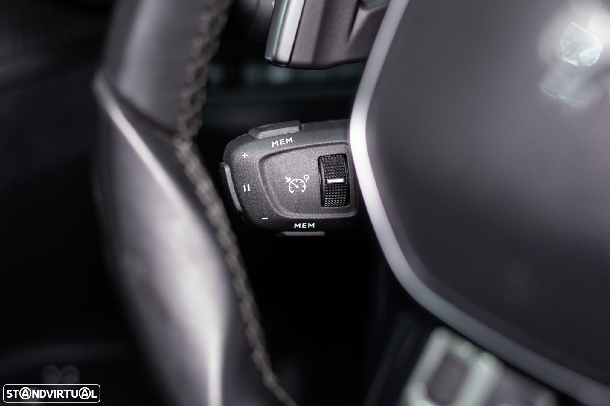 Peugeot 5008 BlueHDI 130 EAT8 Allure - 32