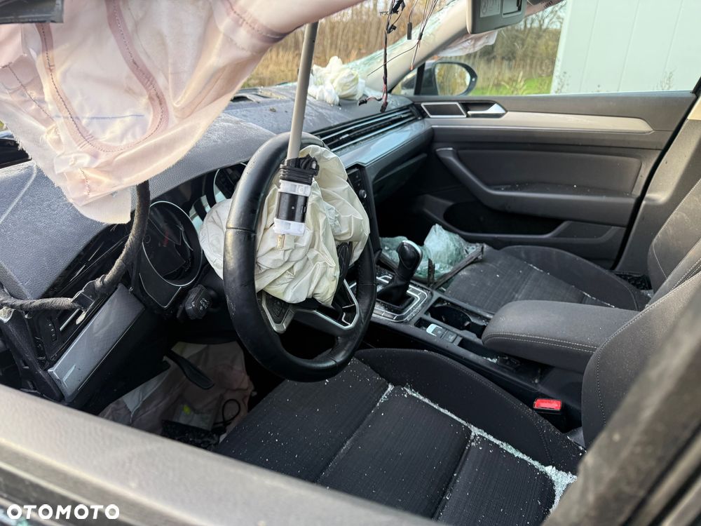 Volkswagen Passat Variant 2.0 TDI SCR DSG Highline - 11