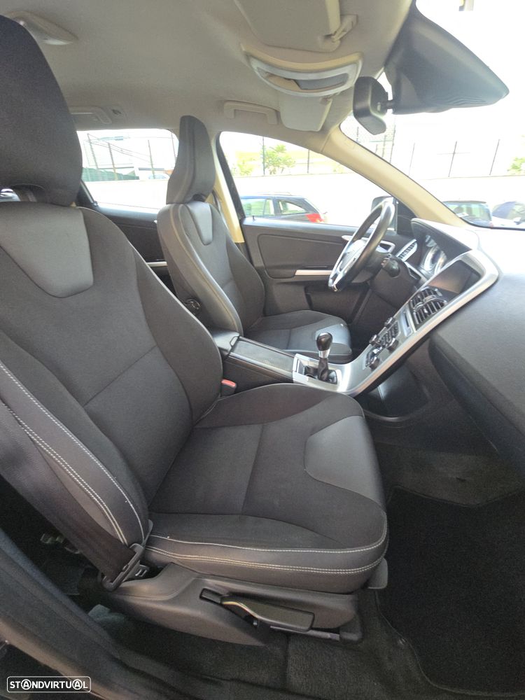 Volvo XC 60 2.0 D3 Drive Momentum Start/Stop - 29
