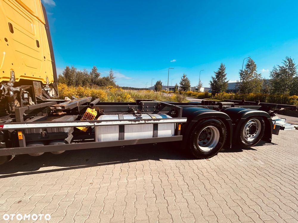Mercedes-Benz Actros - 2