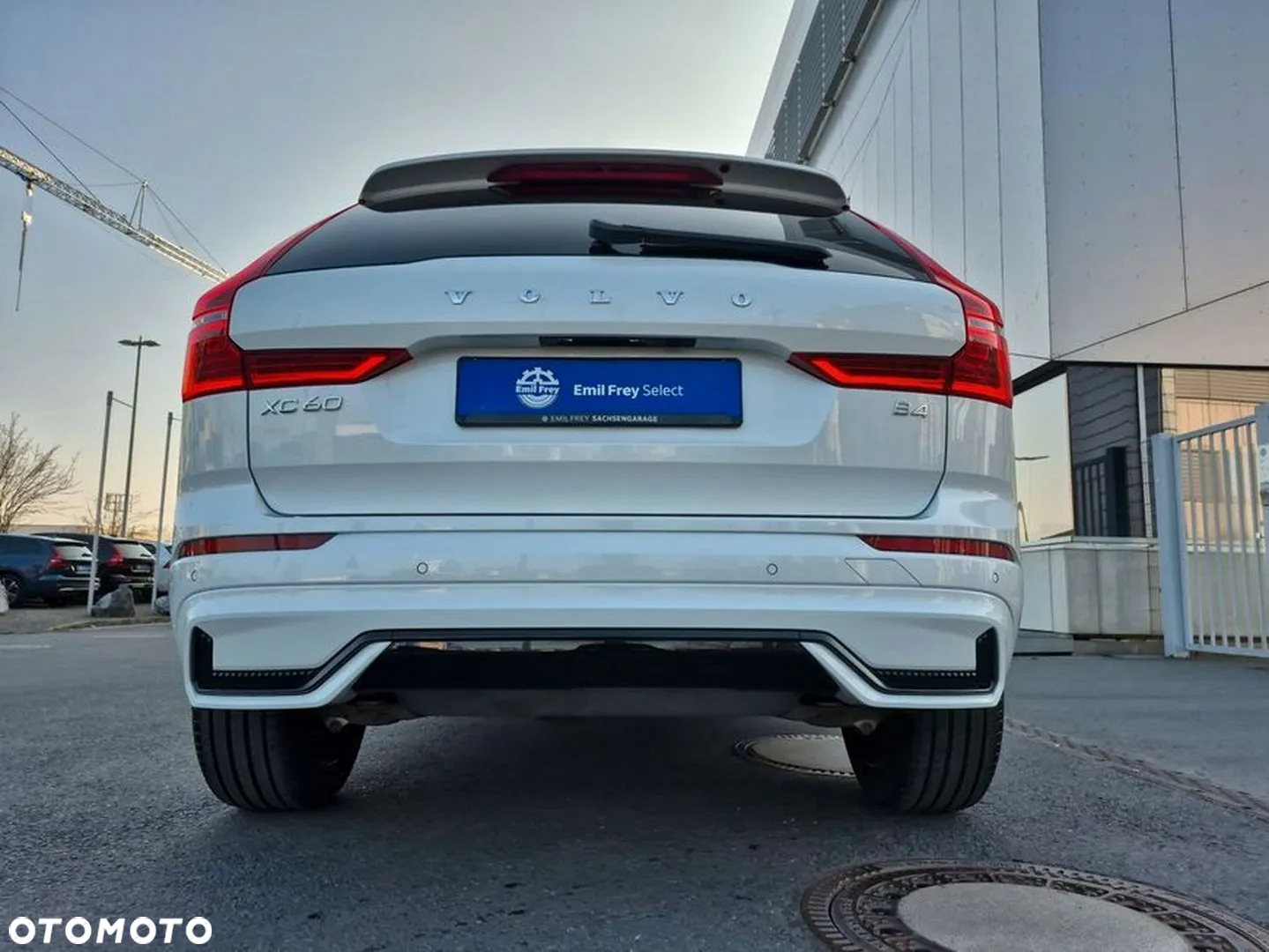 Volvo XC 60 B4 B Plus Dark - 35