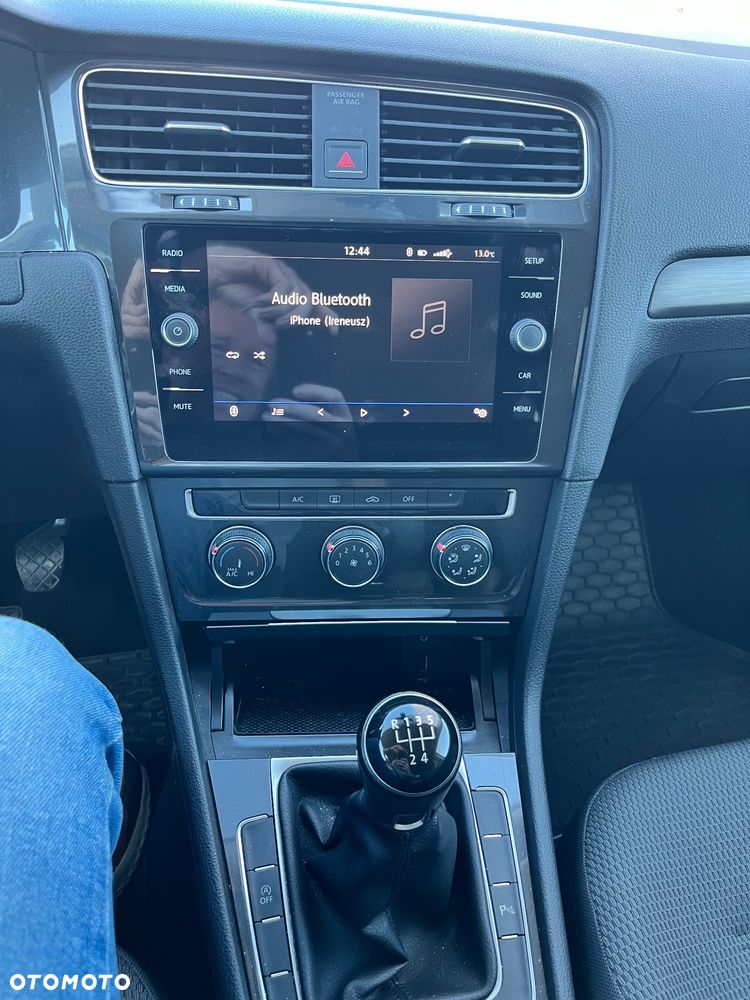Volkswagen Golf - 24