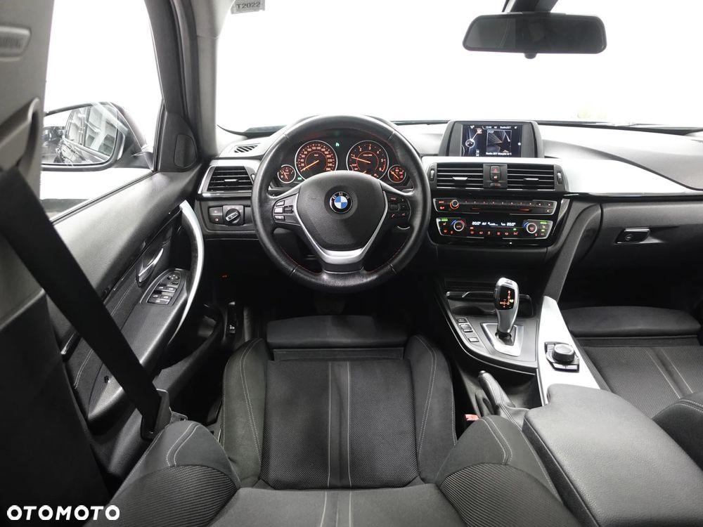 BMW Seria 3 325d Blue Performance Sport Line - 29