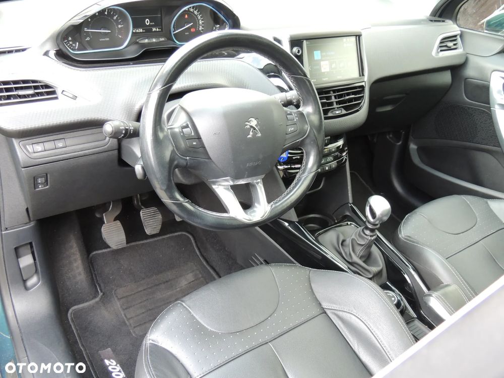 Peugeot 2008 1.2 PureTech Allure Pack S&S - 13